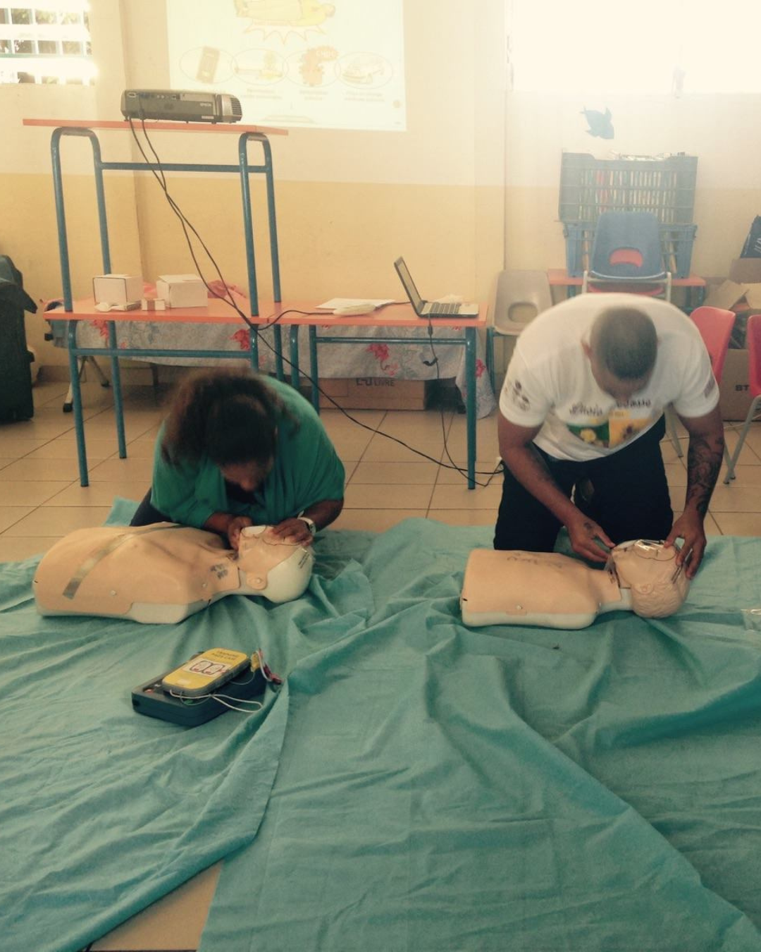 Massage cardiaque sur mannequin — formation SST La Réunion